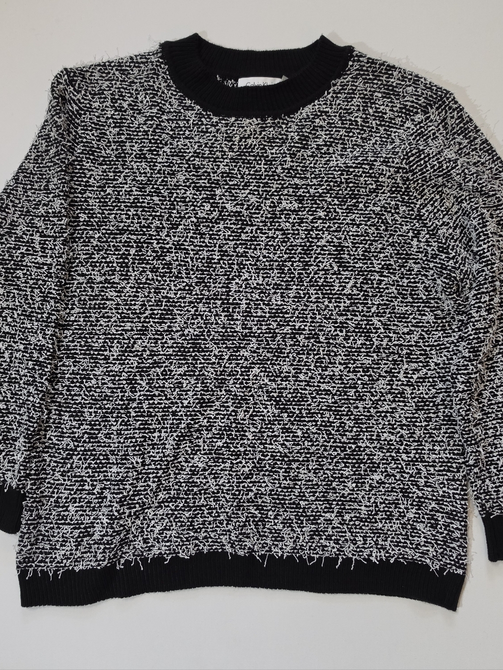 Calvin Klein Sweater Womens Size Large Black White Fuzzy Eyelash Knit Pullover